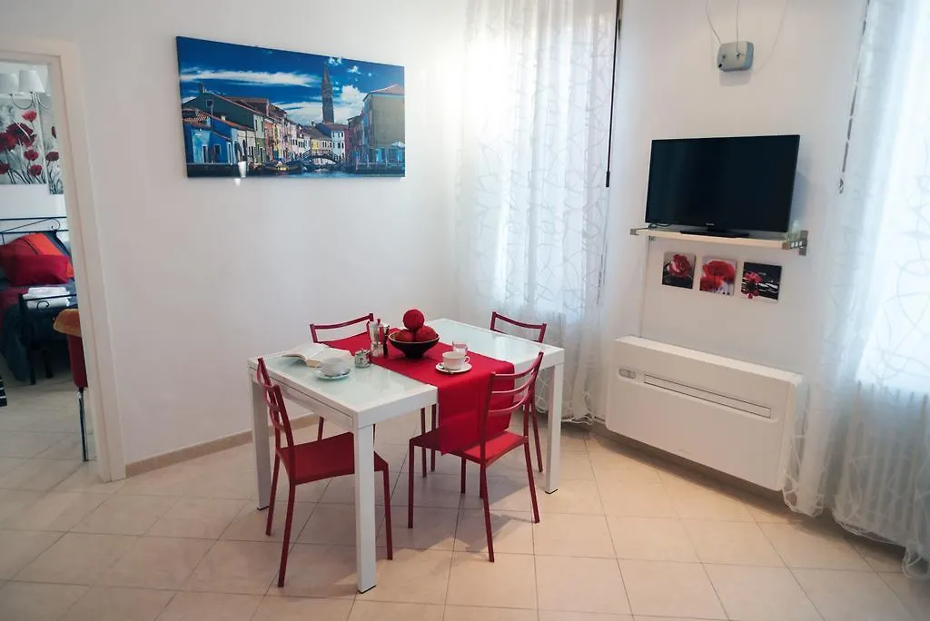 Venezia Biennale Bianco & Rosso Apartment Venice