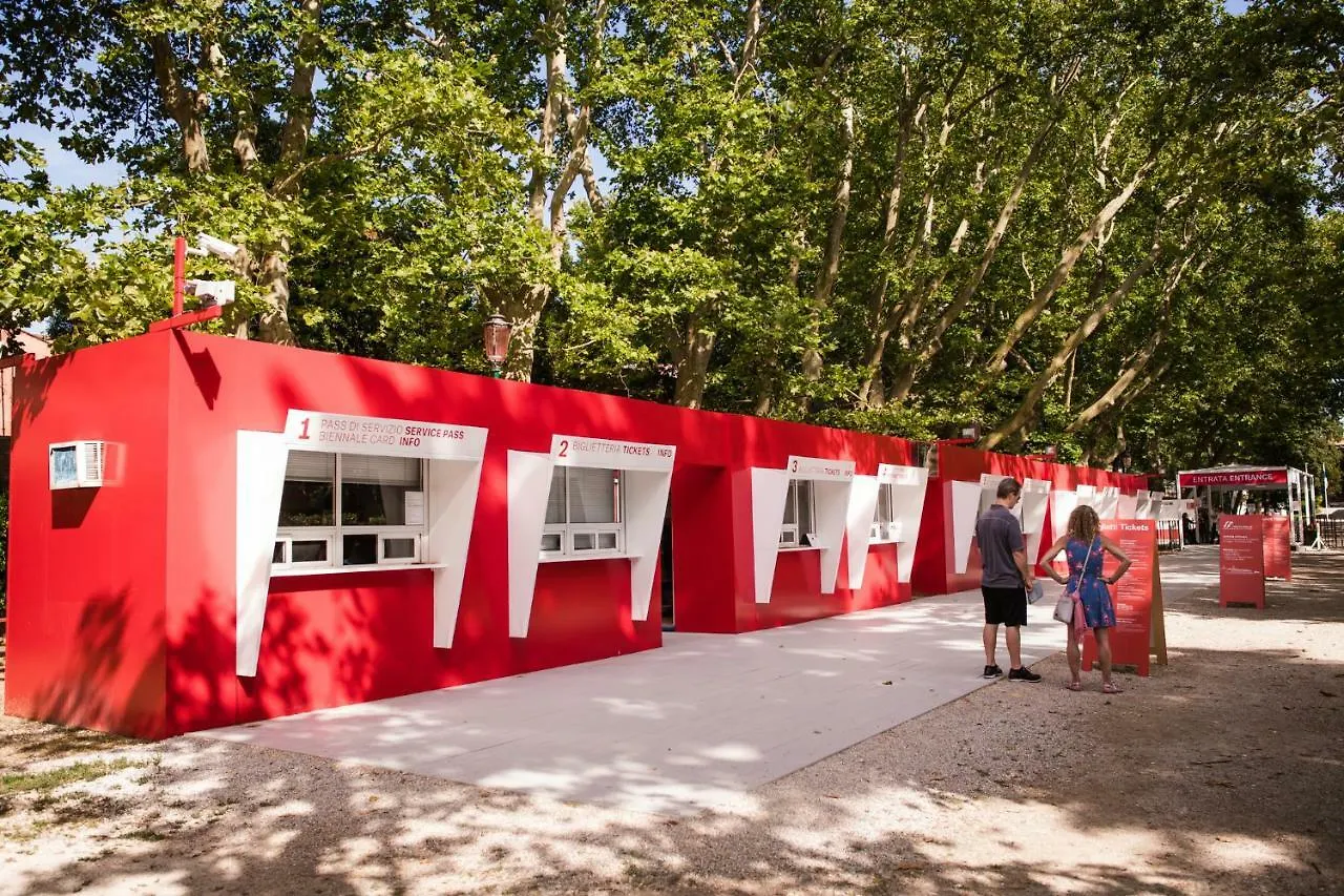 Venezia Biennale Bianco & Rosso Apartment 0*, Venice