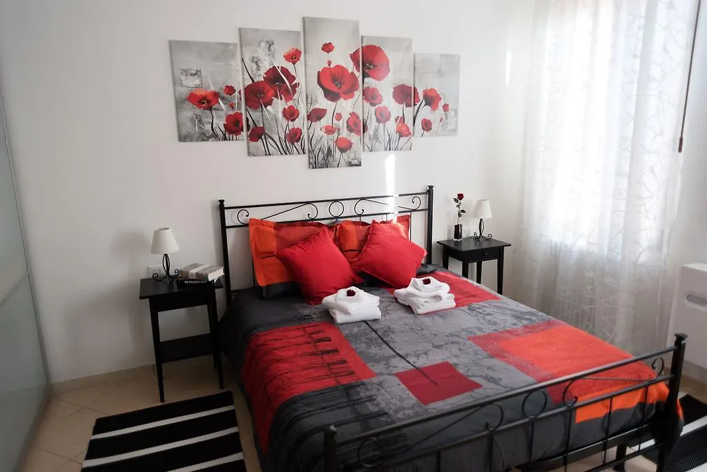 Venezia Biennale Bianco & Rosso Apartment