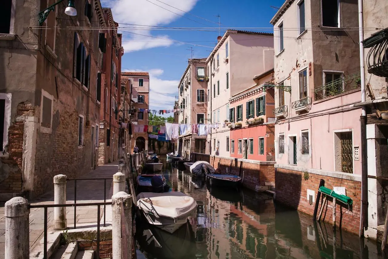 Appartement Venezia Biennale Bianco & Rosso